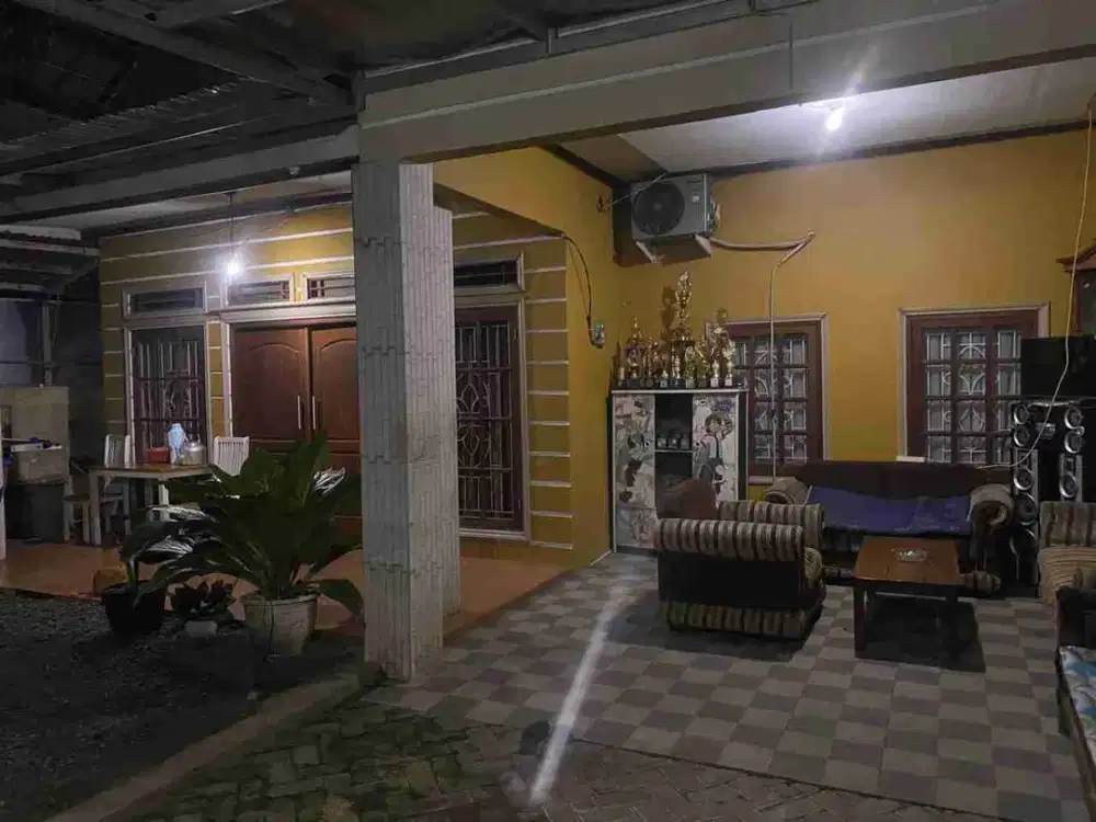 Rumah tipe mezanin tanahnya luas di Bojong gede