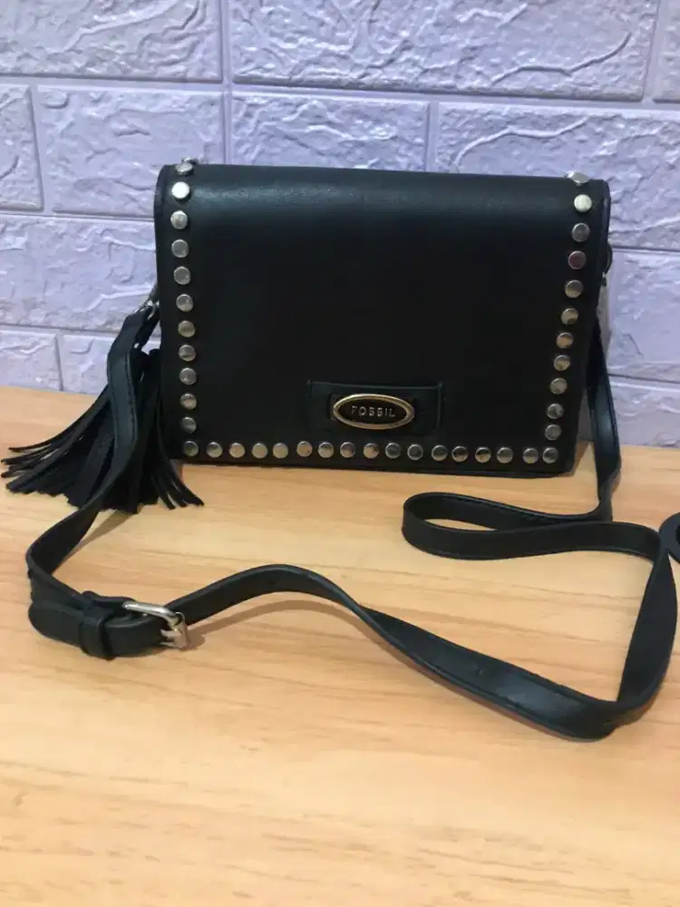 Di jual karna sudah tidak dipakai lagi biar gak di HISAB juga