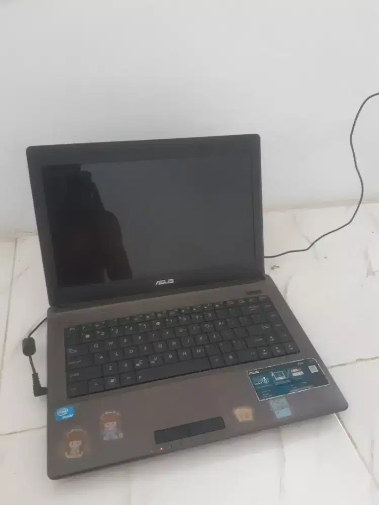Laptop asus 14 inchi