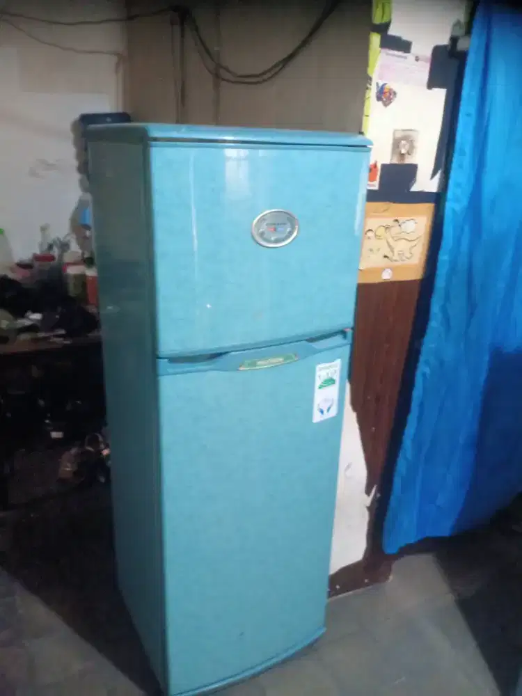 Jual kulkas Polytron hot dan col mesin ori bisa di antar