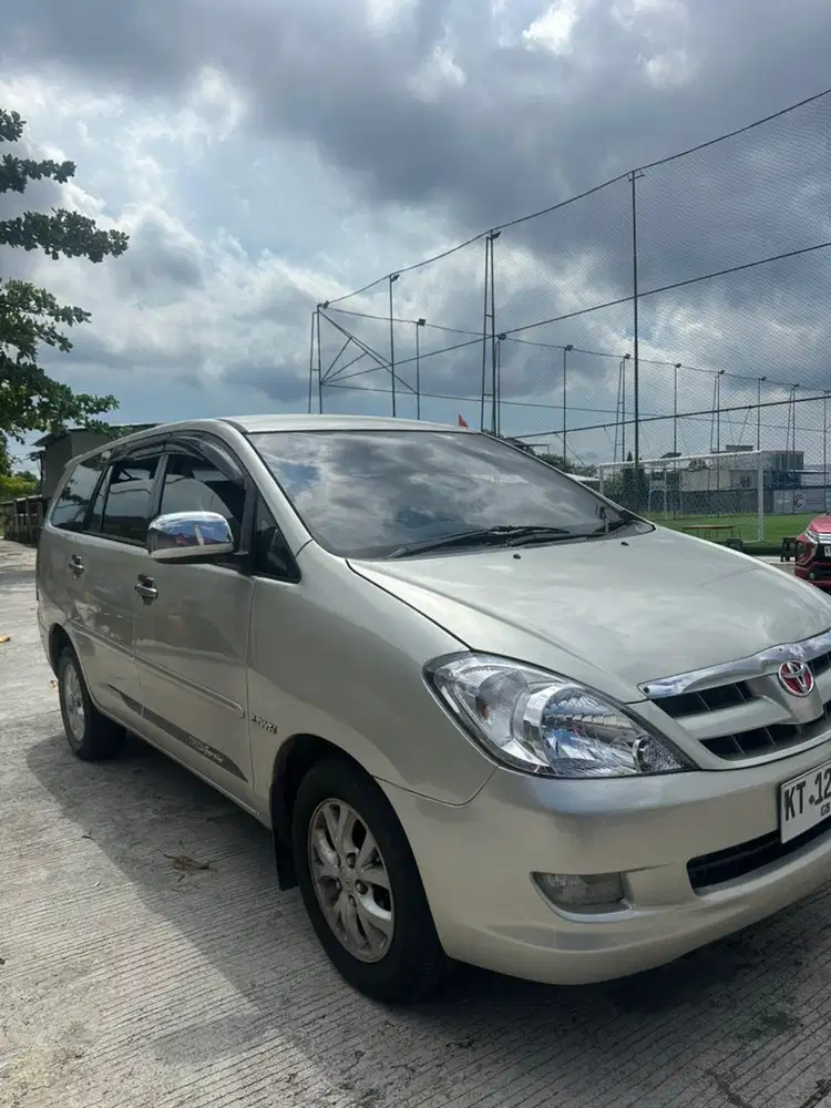 Toyota Kijang Innova 2005 Bensin