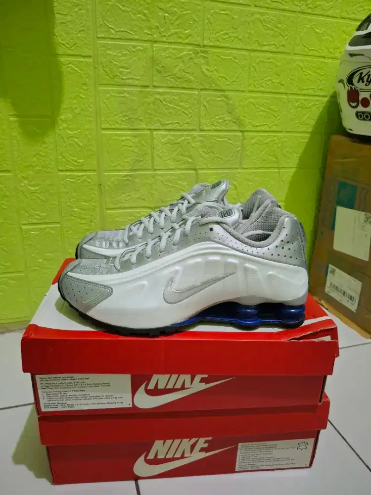 Nike Shox R4 Metallic Silver