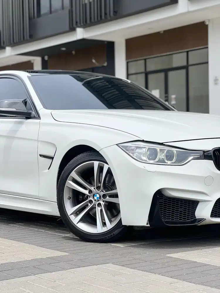 BMW 328i SPORT F30 2012 MODS