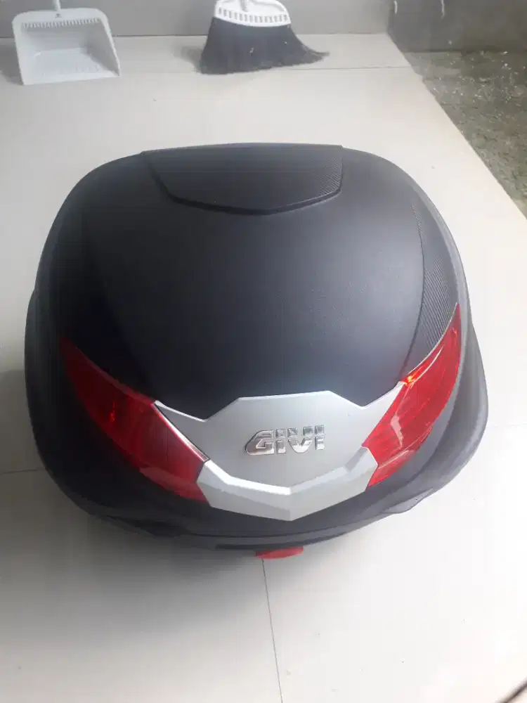 BOX MOTOR GIVI B360N Like New