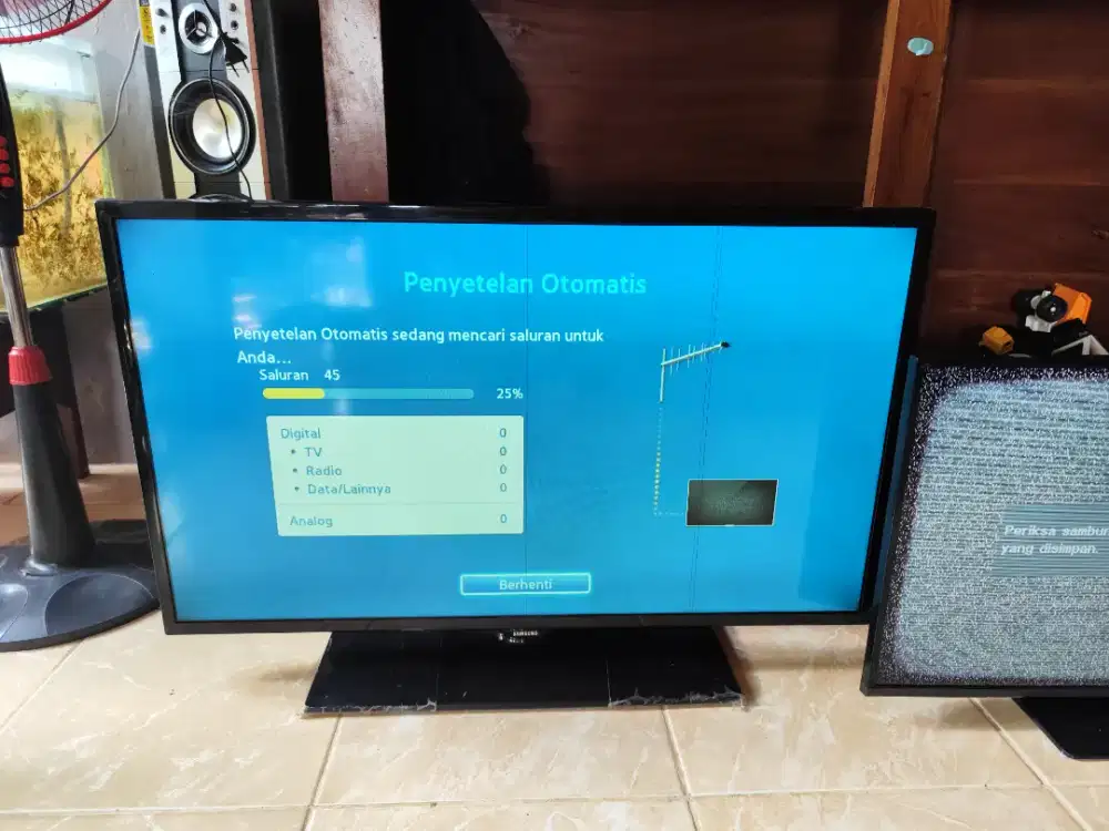 Tv Samsung Minus layar