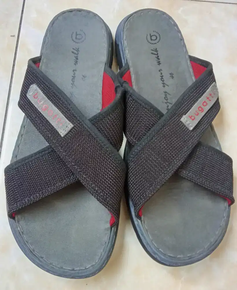 Sendal bugatti size 46