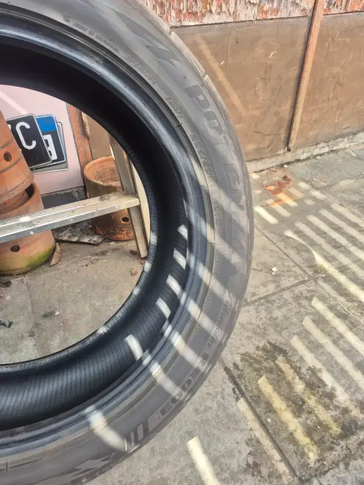 Bridgestone Potenza Adrenalin 235/50/18