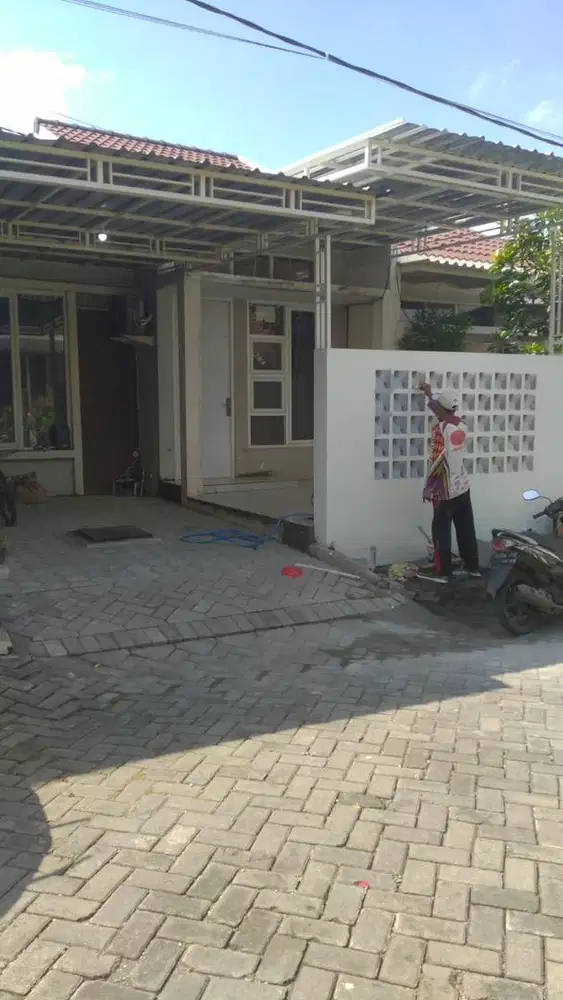 Di kontrakan Jade Hamlet Ivory II