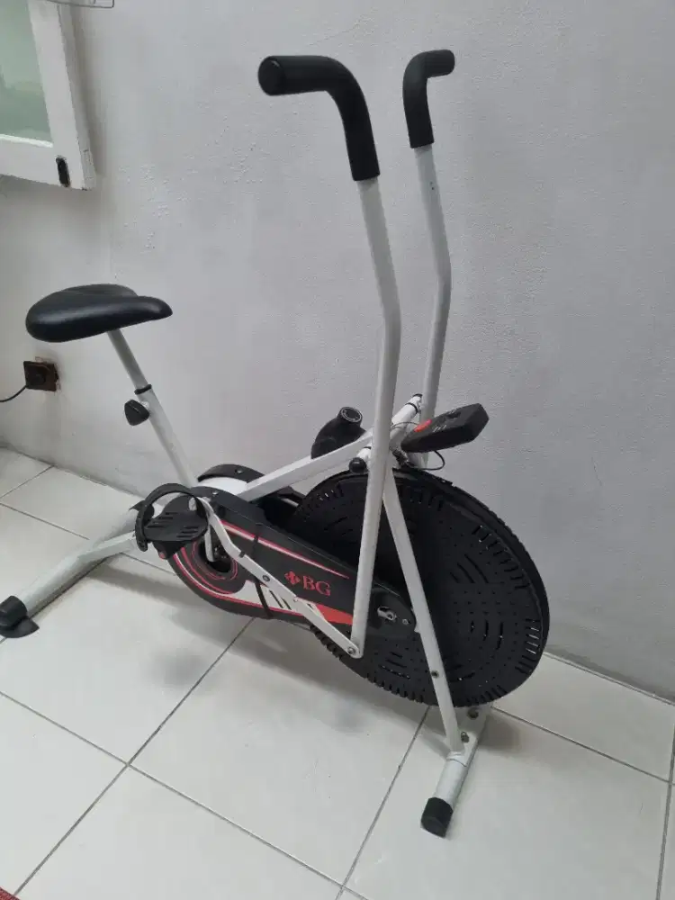 Sepeda statis BG Sport