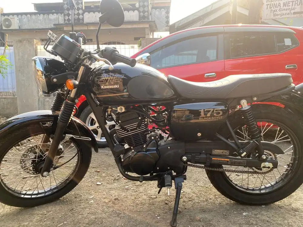 Motor Kawasaki W175