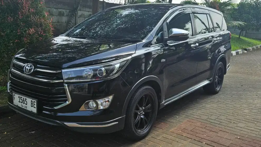 Innova venturer bensin 2018