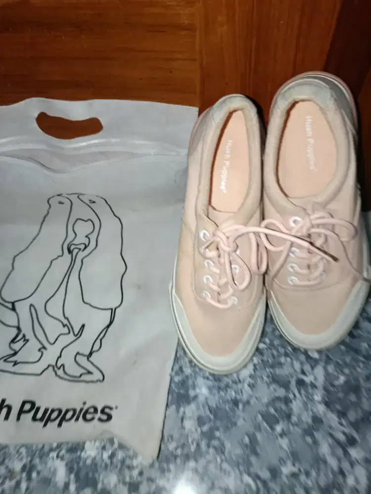 Sepatu Hush puppies