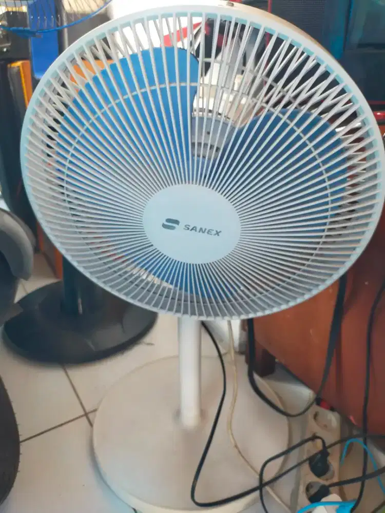 Kipas Angin Meja 14 in