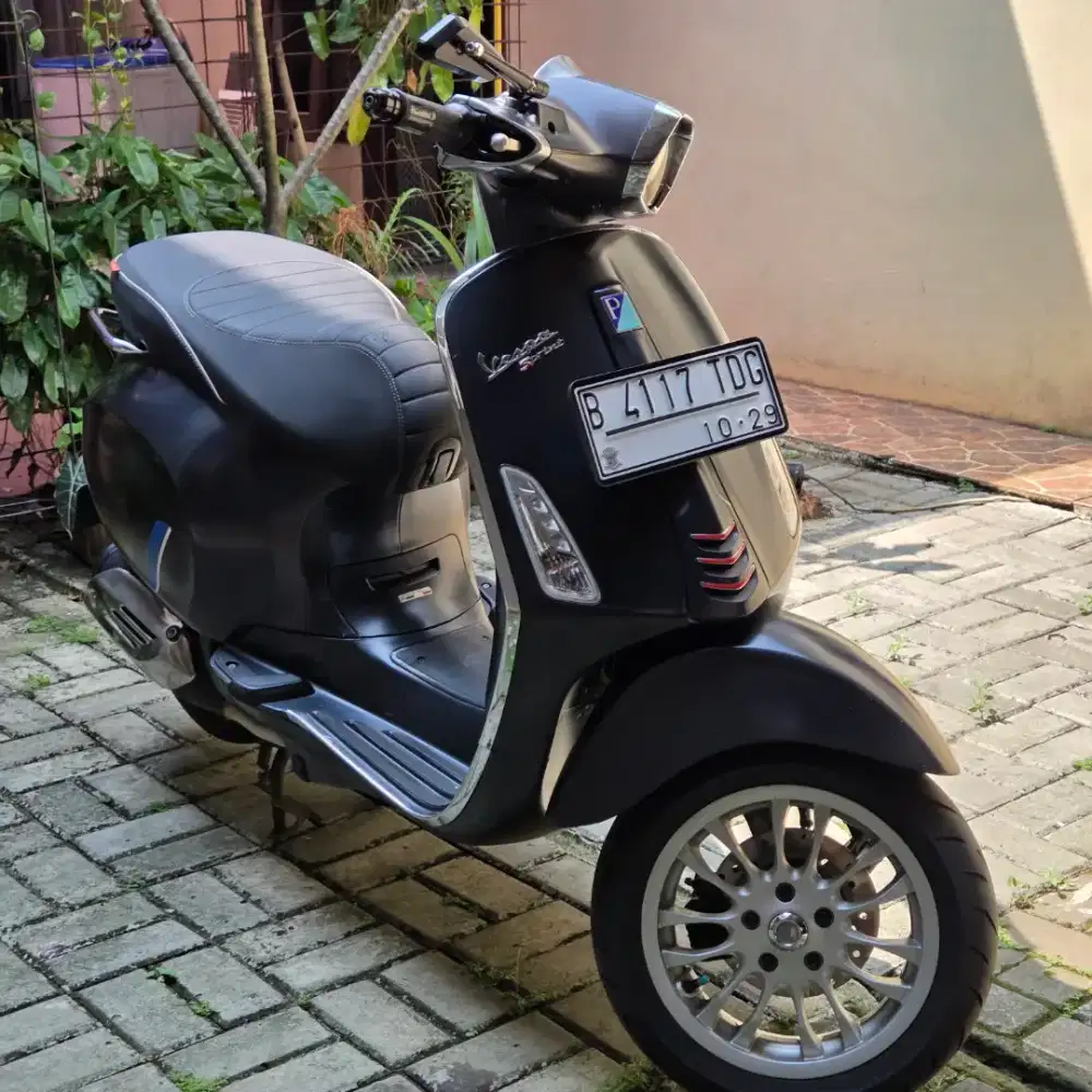 Vespa Sprint 3V 150 CC th 2014 Grey Istimewa