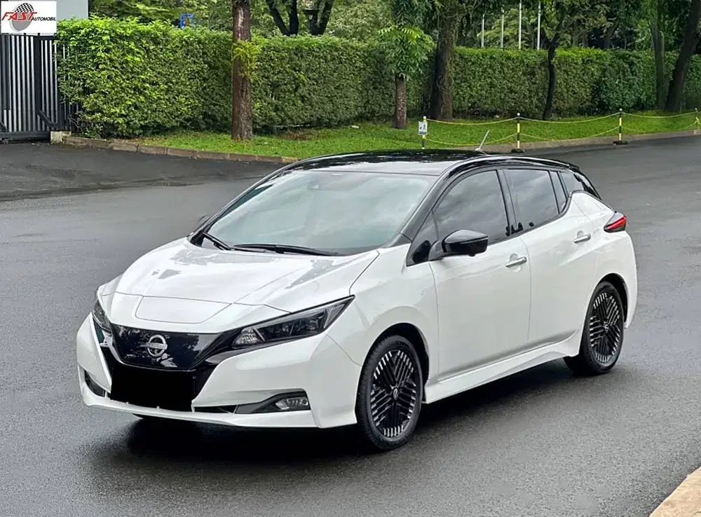 NISSAN LEAF EV TWO TONE AT 2023 KM.50RB RECORD & PAJAK PANJANG