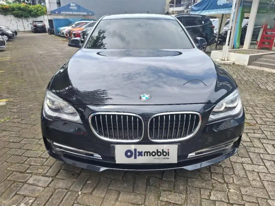 LOW DP BMW 730Li 3.0 Bensin-AT 2013 UBV