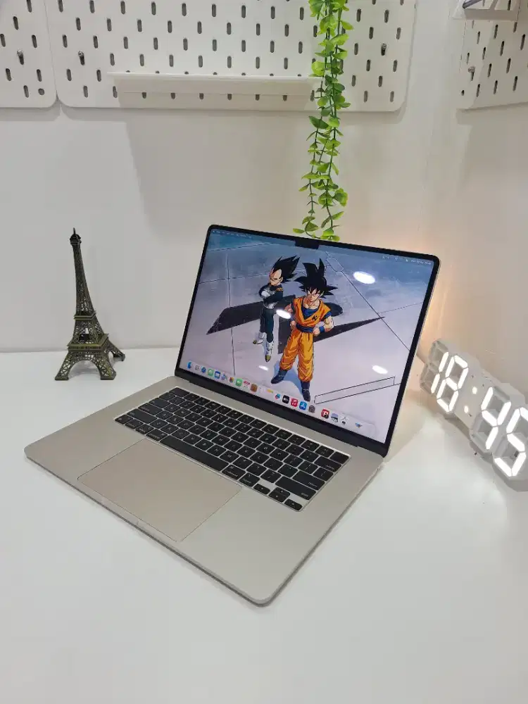 Macbook Air M2 second like new