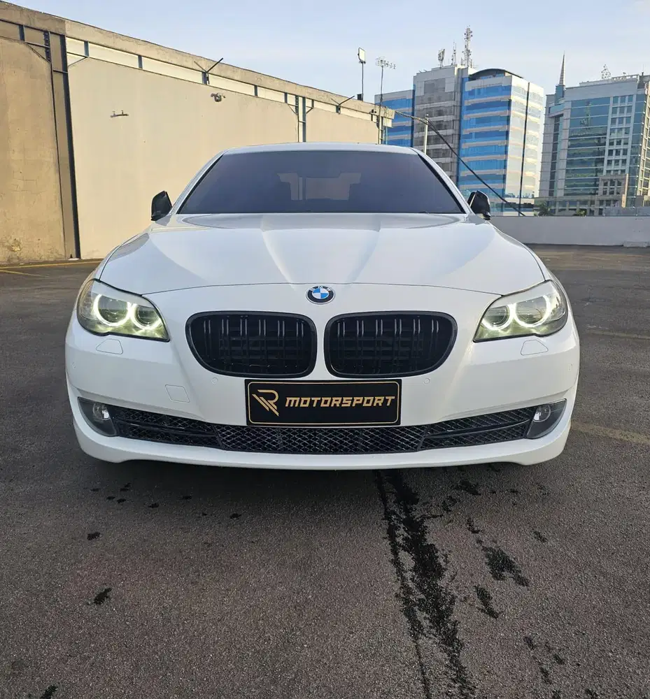 BMW 528i 2013 Low km Record 528