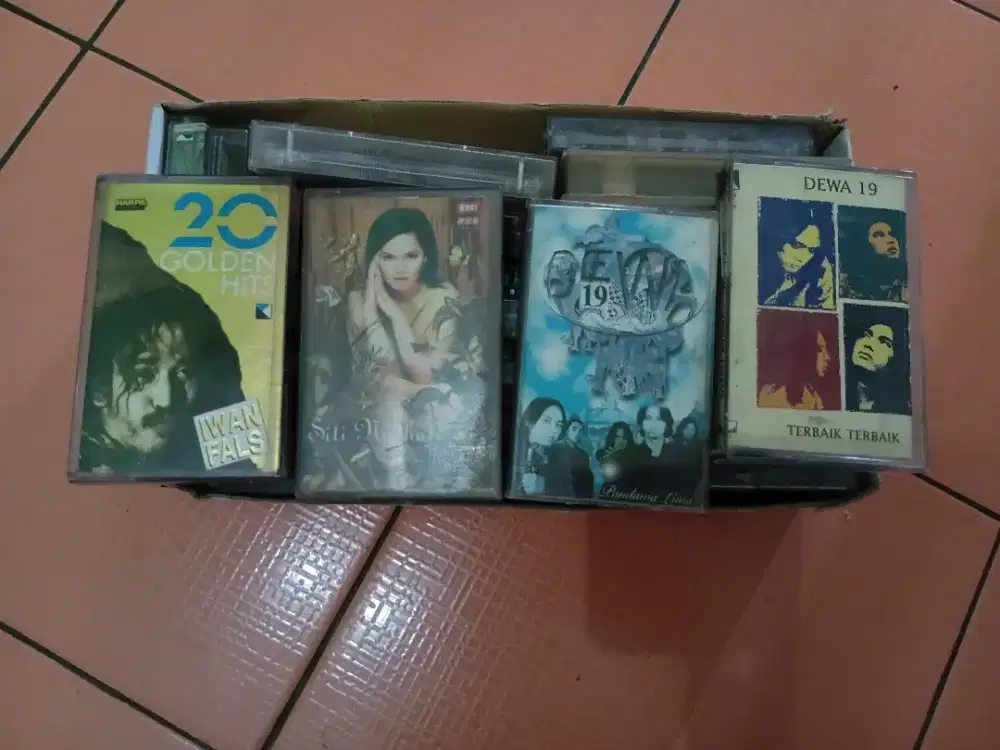 Kaset Musik dan Lagu Jadul