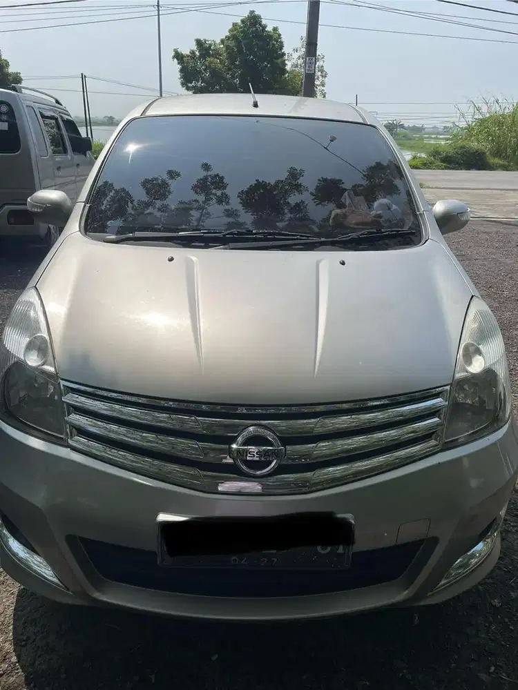 Grand Livina Highway Star MT 2012