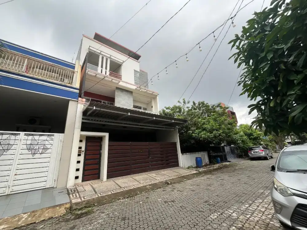 Dijual cepat rumah siap huni 3 lantai di Taman Royal 1 Tanggerang
