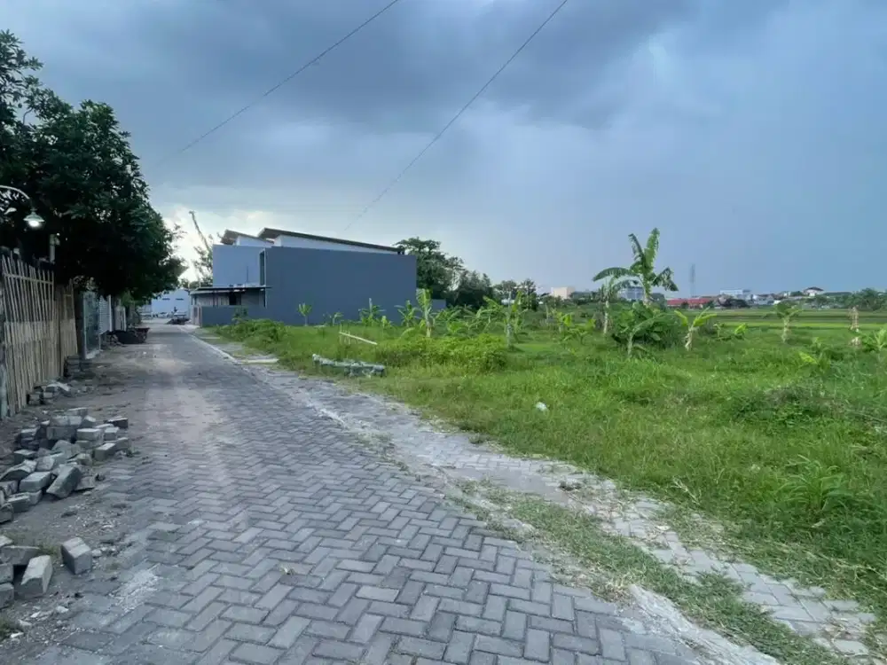 Rumah Mewah dan Strategis Selatan Plaza Ambarukmo