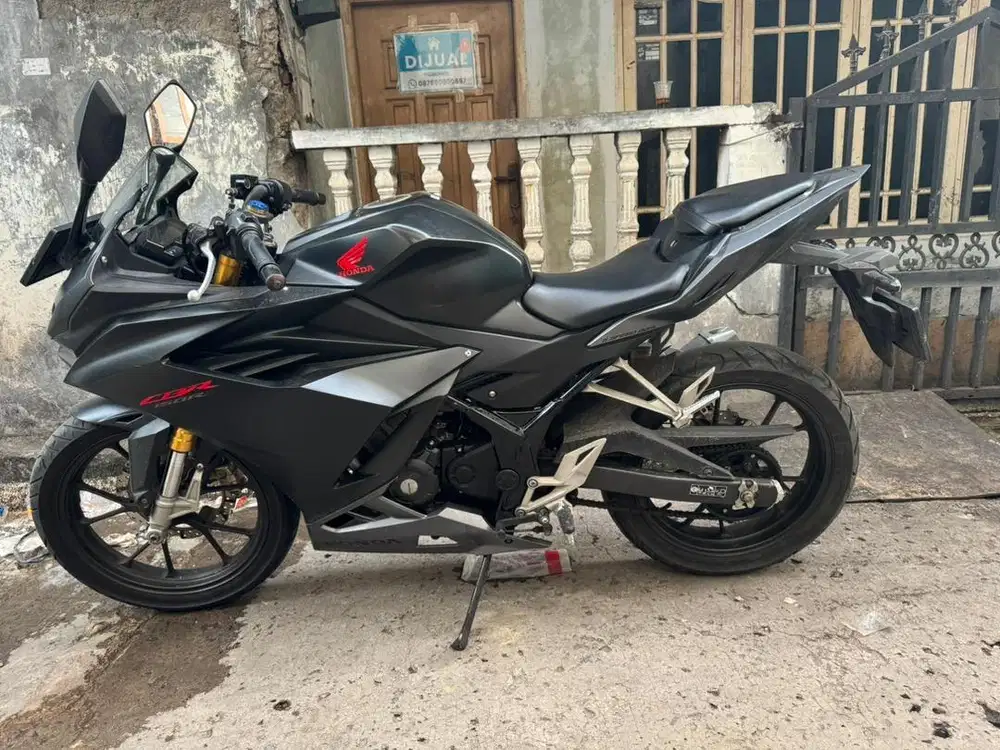 Honda CBR NEW 150 R thun 2021 pajak panjang mesin halus jozz siap gas.