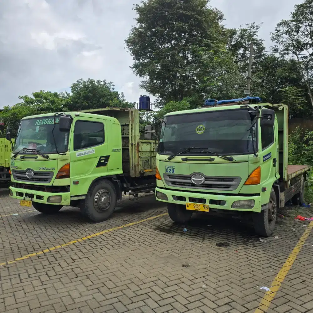 Sewa truk tronton panjang 9 meter