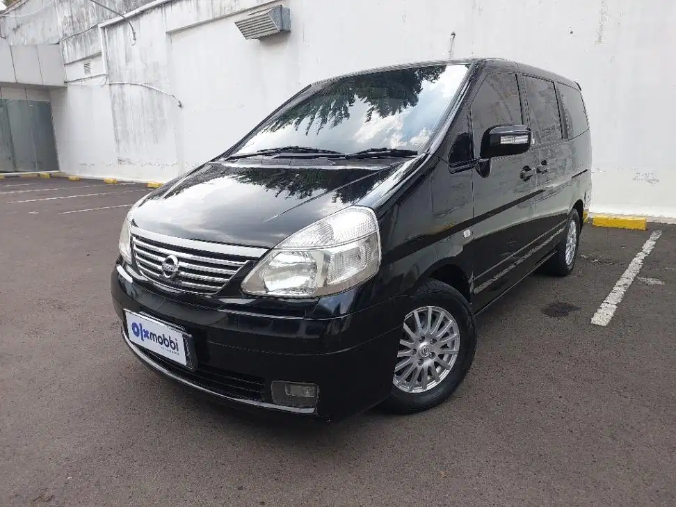 LOW DP Nissan Serena 2.0 Highway Star Bensin-AT 2012 FMJ