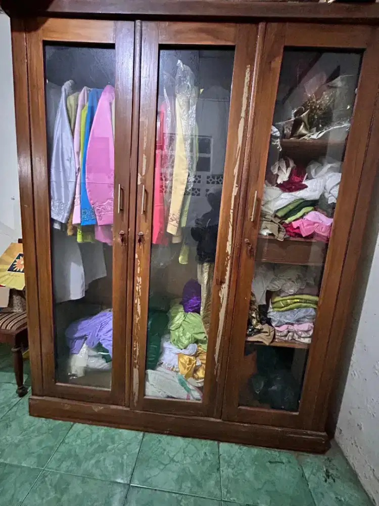 Lemari kayu jati second