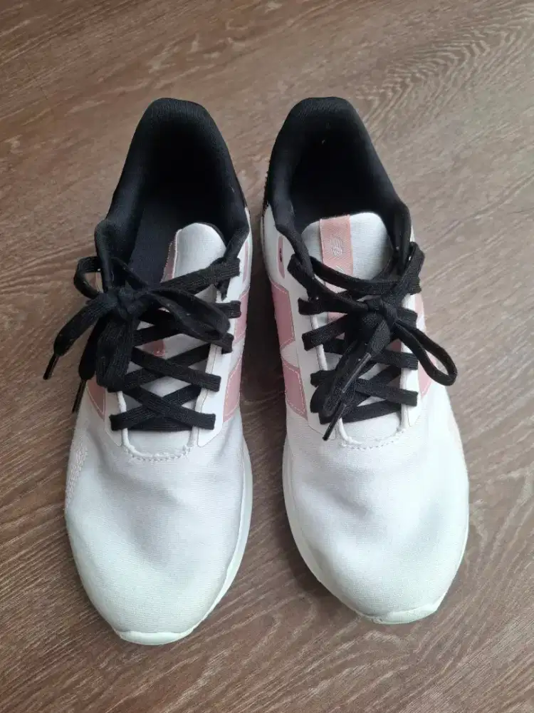 Sepatu Wanita NEW BALANCE Original ada dus