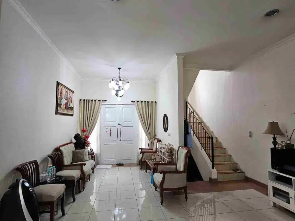 Rumah Crystal Summarecon Serpong Full Renovasi 2 Lt, 4+1 KT – 2,6 M Nego