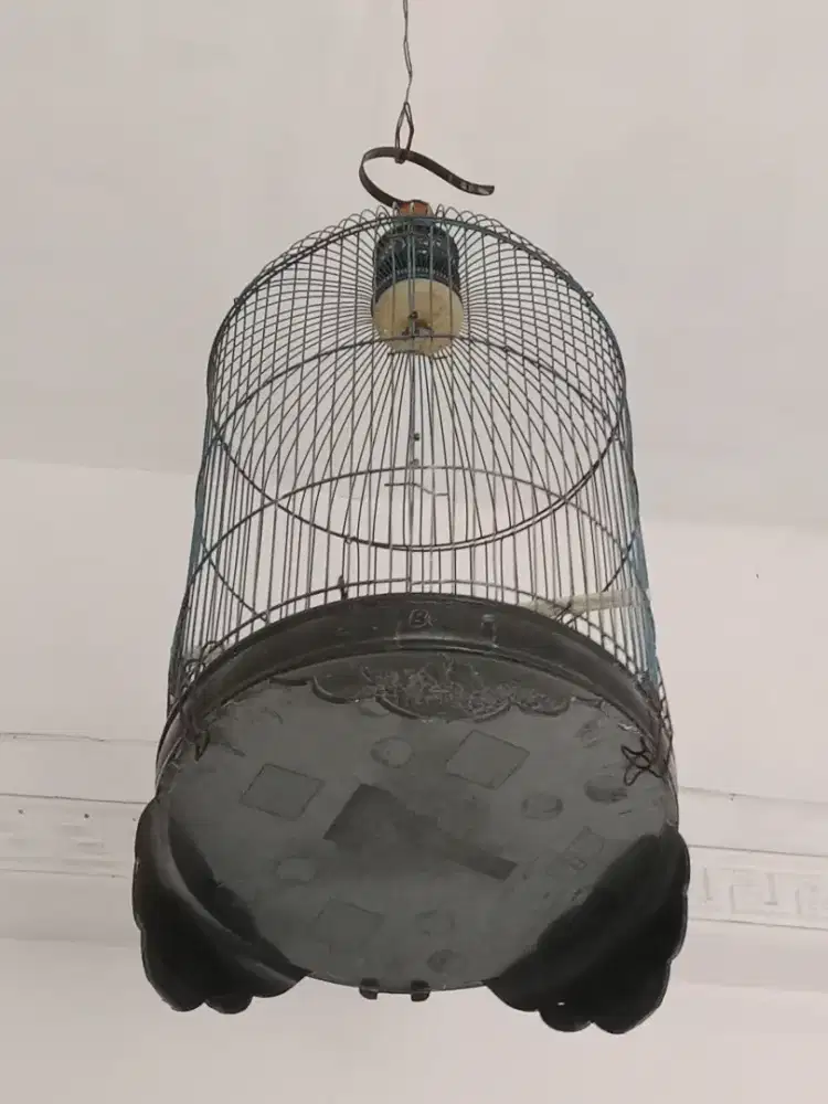 Sangkar bulat warna biru