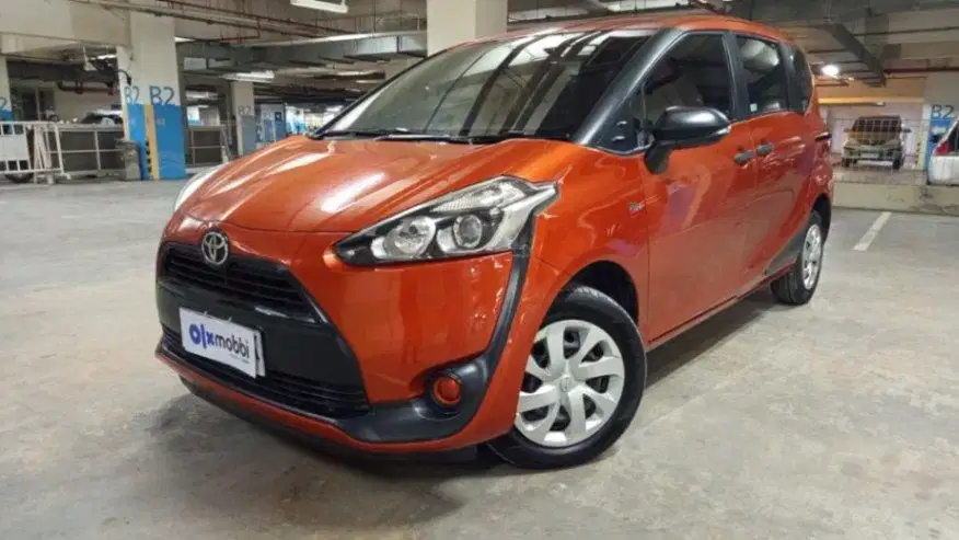 LOW DP Toyota Sienta 1.5 E Bensin-MT 2016 FVK