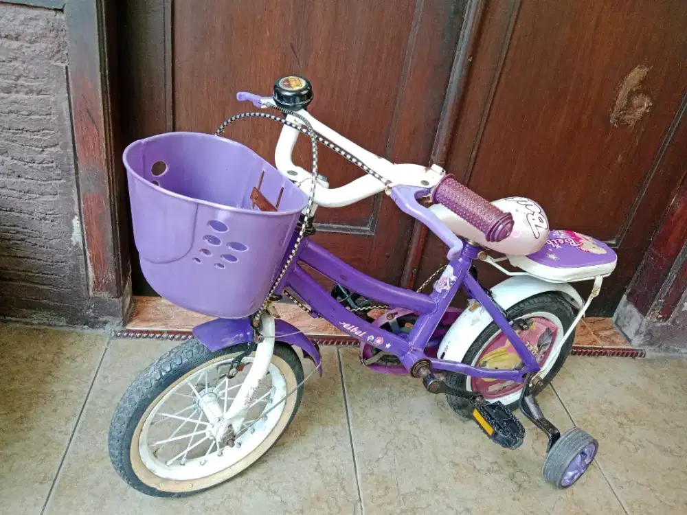 Sepeda anak roda 4