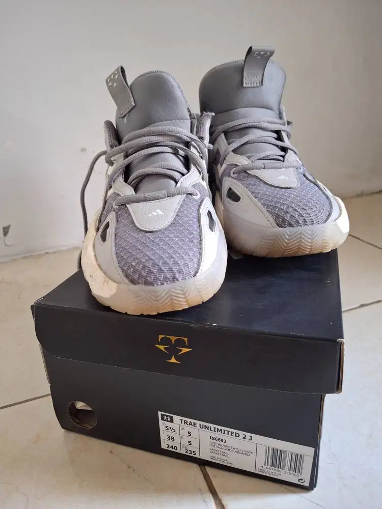 Preloved ADIDAS ORI Sepatu Basket Trae Unlimited For Kids