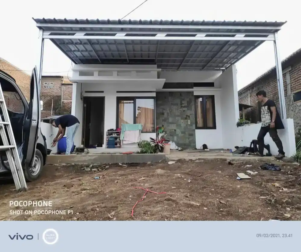 Kanopi baja ringan dan garasi