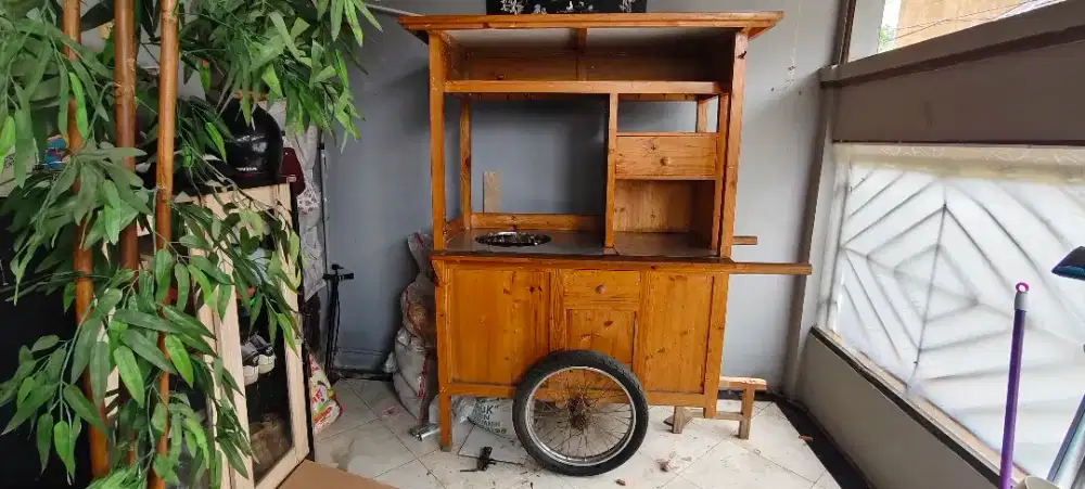 Gerobak Mie Ayam Jati Belanda