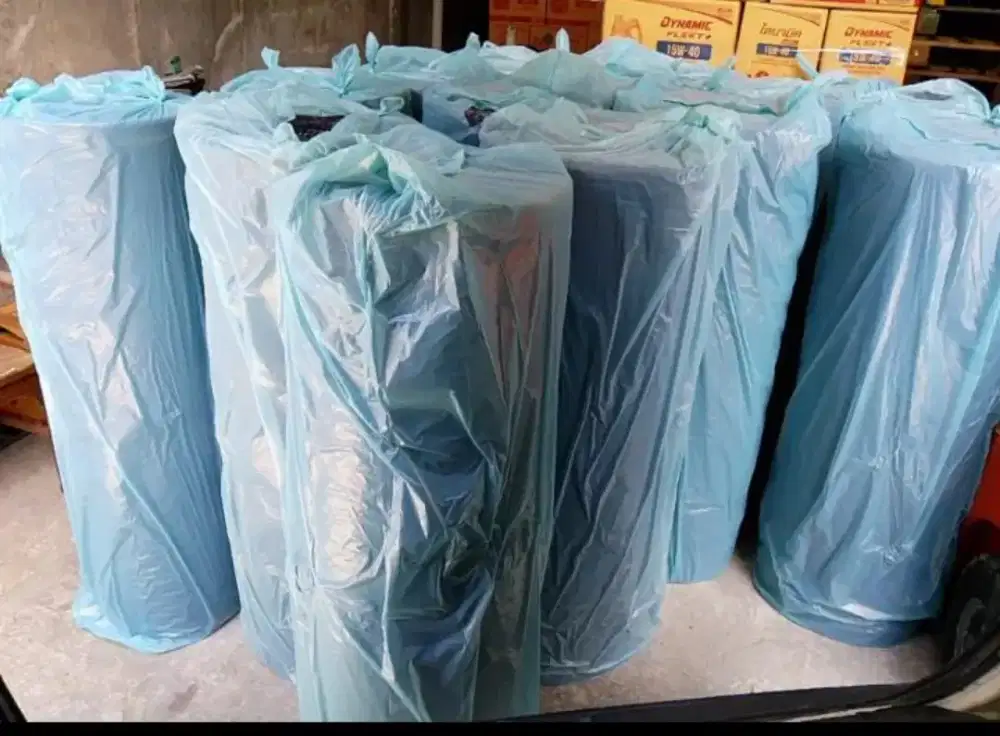 Menjual peralatan usaha