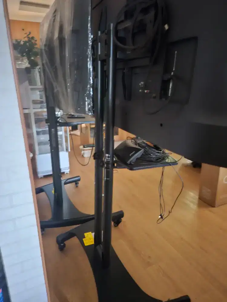 Bracket TV sd 75 Inch