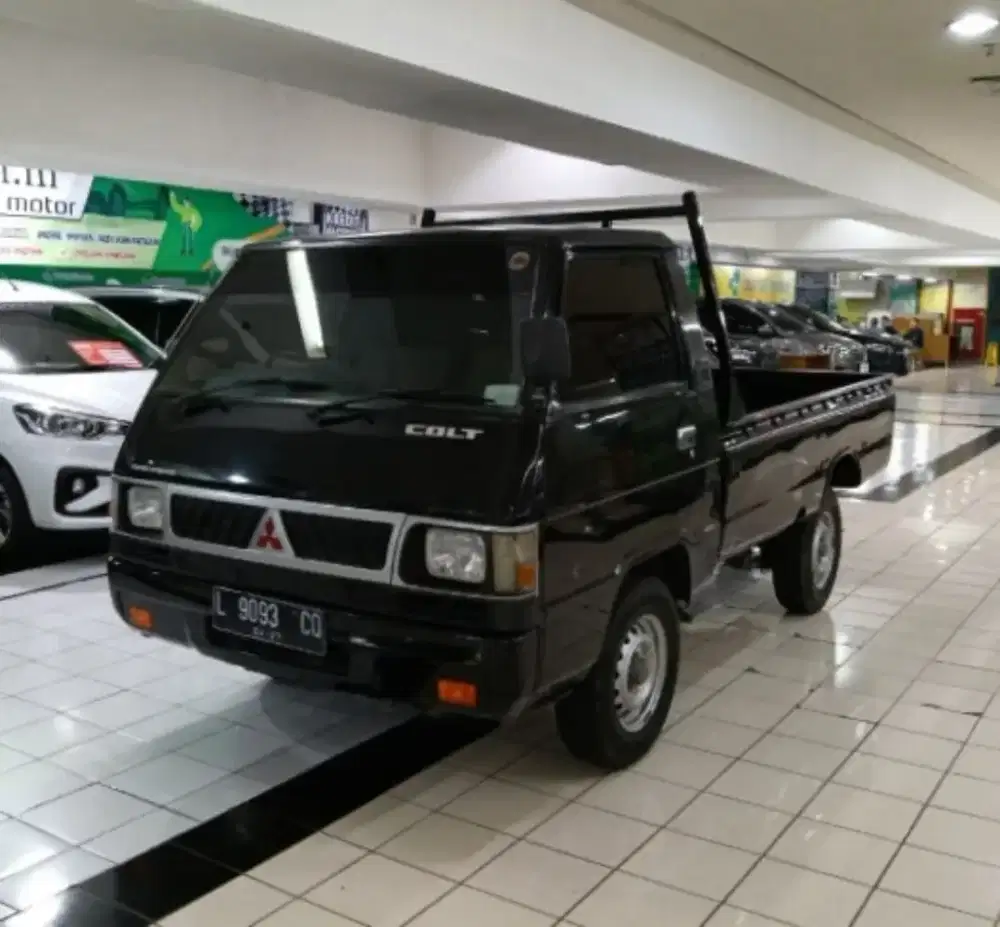 Mitsubishi L-300 pickup 2022