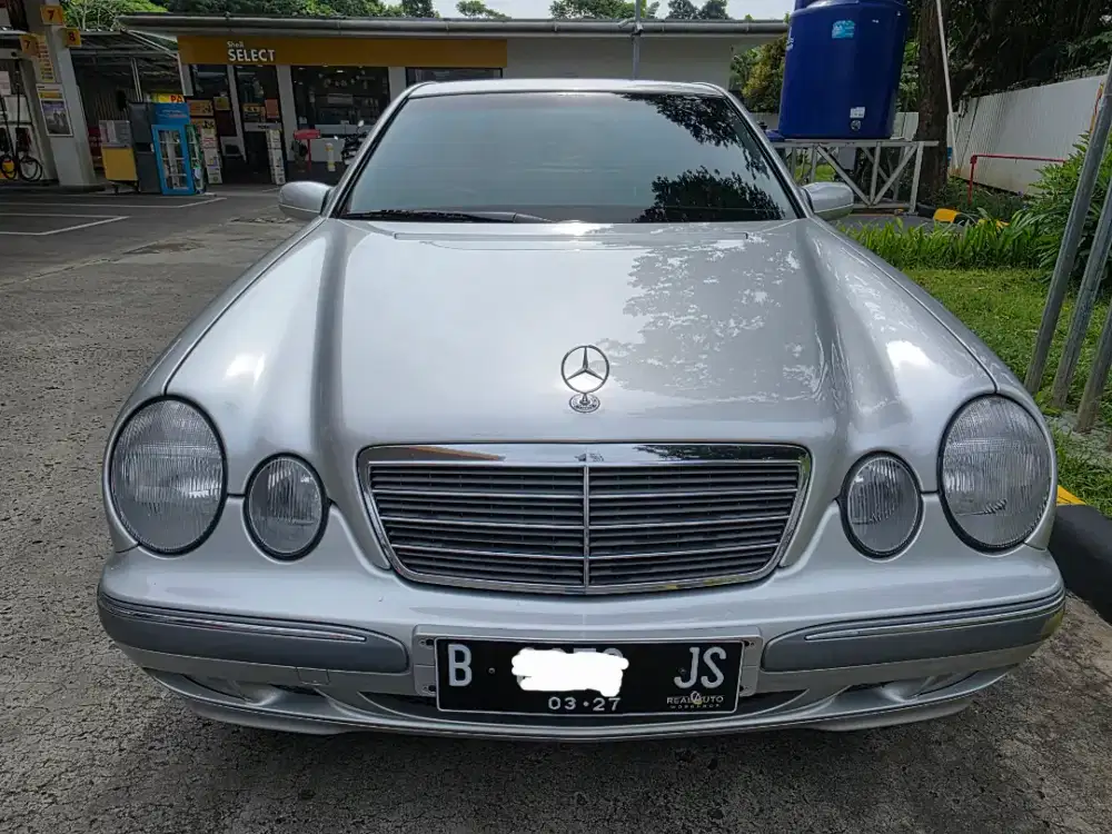Mercedes Benz W210 E260 Elegance New Eyes 2002