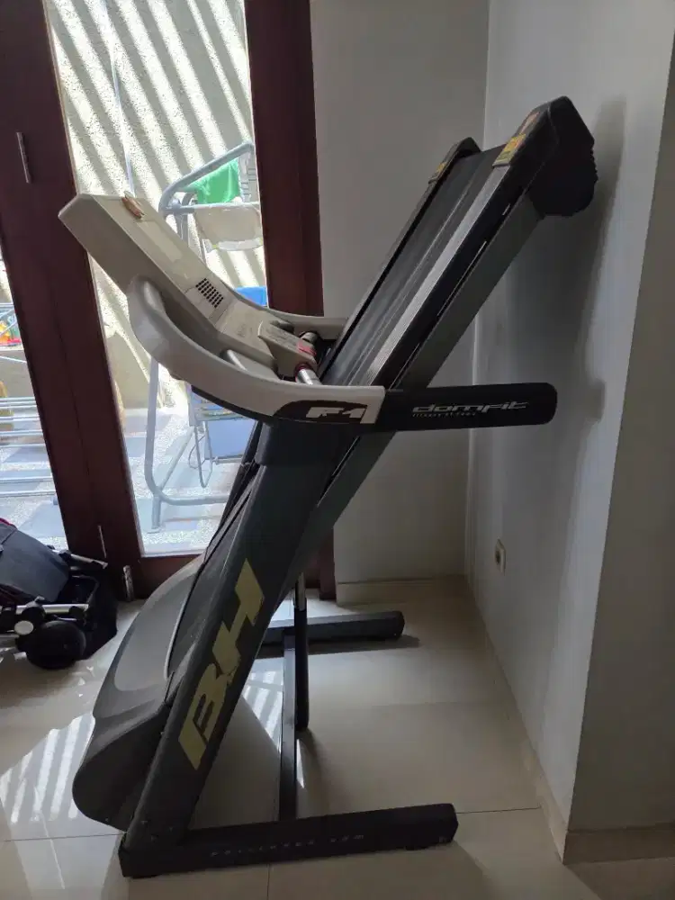 Dijual treadmill merk domfit