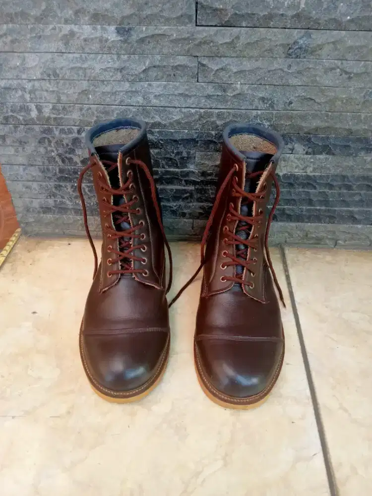Sepatu boot pria kulit asli uk  42