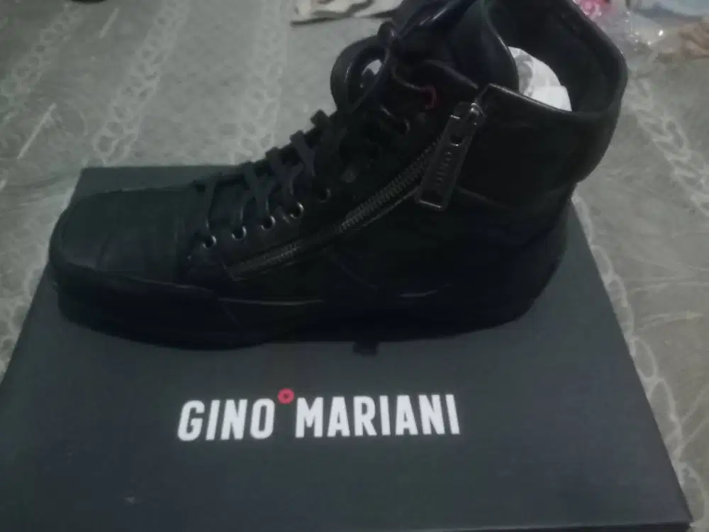 Sepatu pria gino mariani