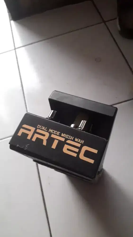 Efek gitar pedal wah  ARTEC PW7
