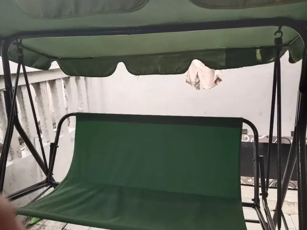 Ayunan besi ayunan taman