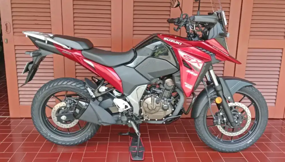 Suzuki V-Strom 250 SX Merah Low Km