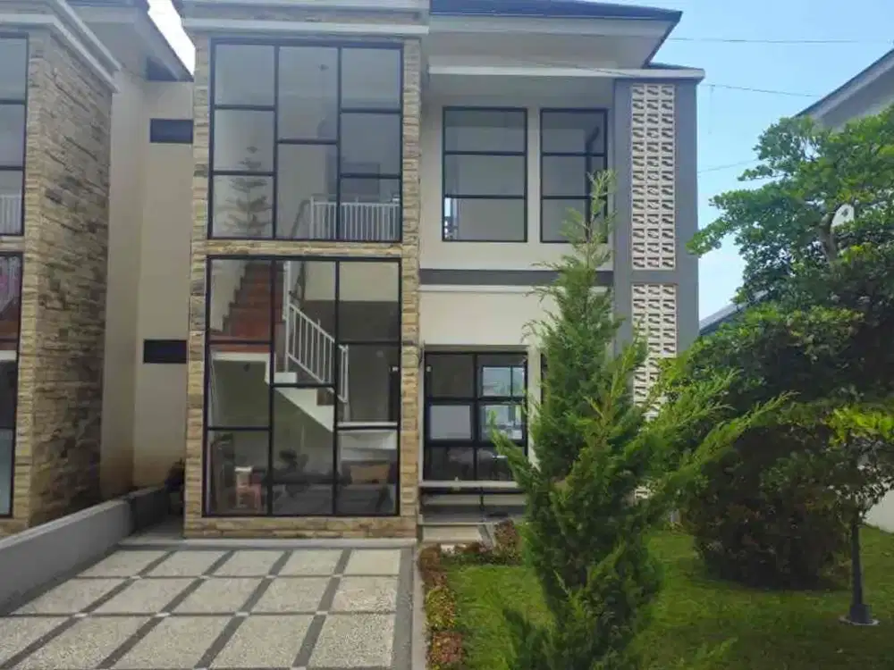 Rumah Villa minimalis pencahayaan optimal