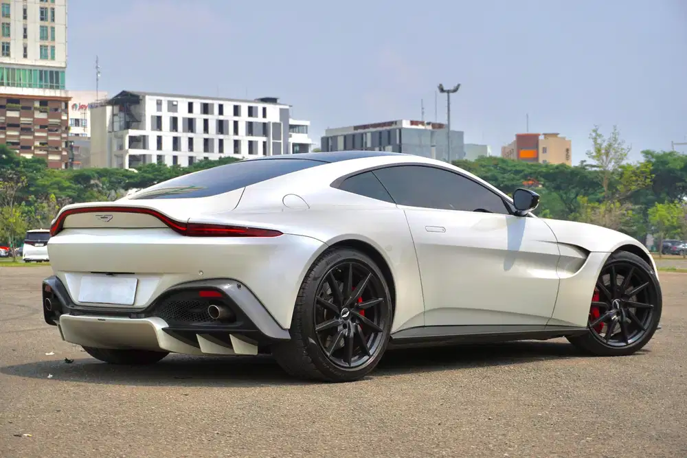 Aston Martin V8
Vantage Coupe 2019